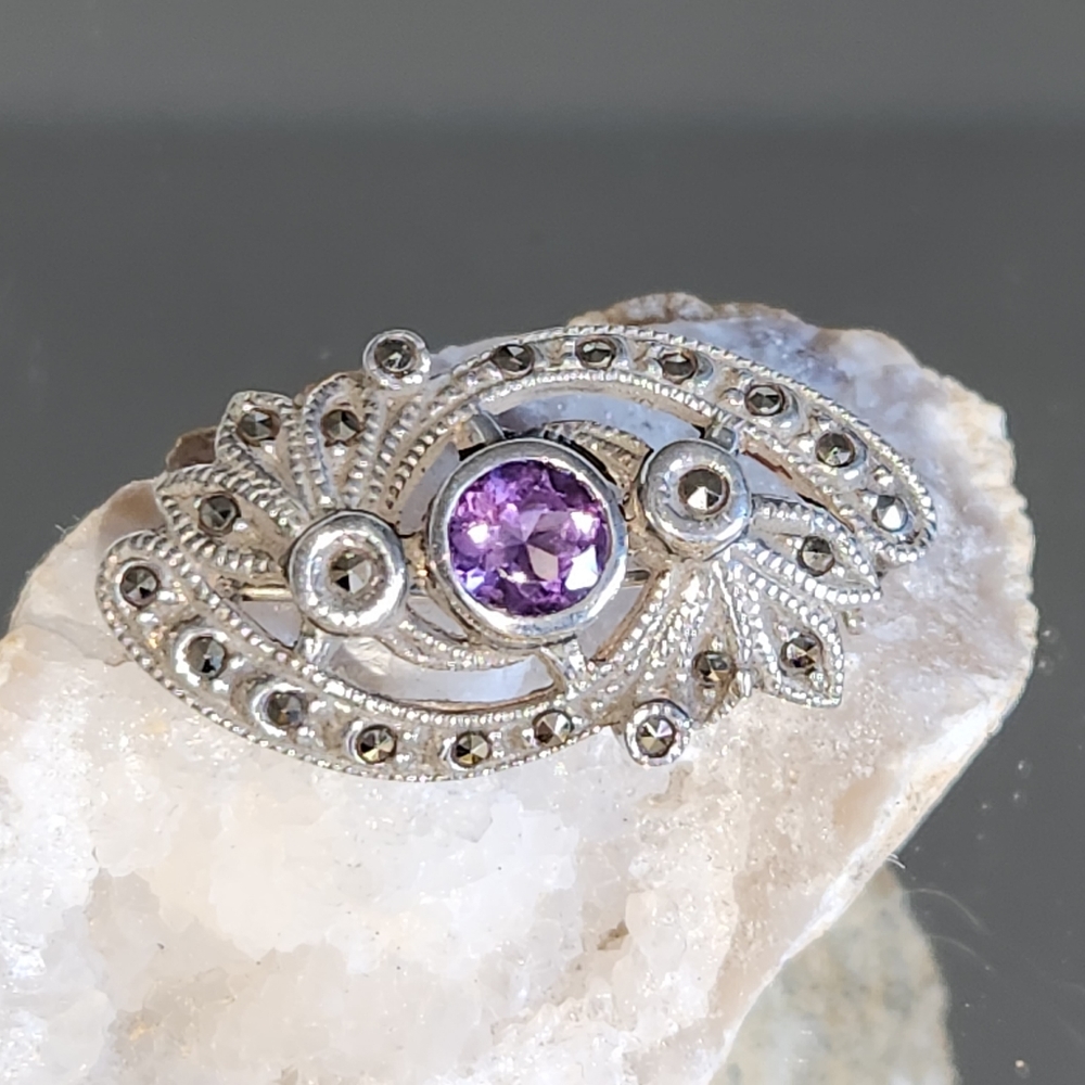 Women's 925 Vintage Amethyst & Marcasite Brooch! Excellent Shape!